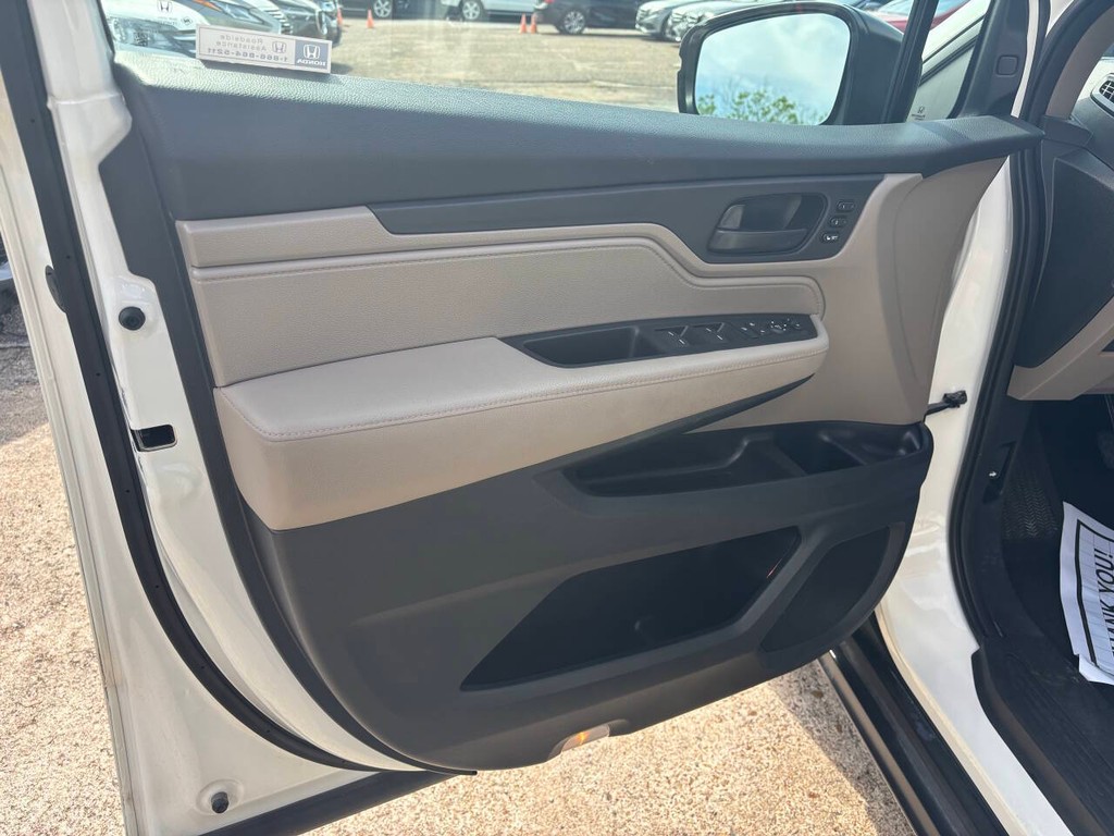 Honda Odyssey Vehicle Full-screen Gallery Image 10