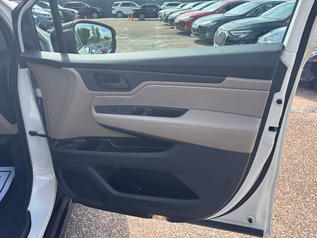Honda Odyssey Vehicle Full-screen Gallery Image 13