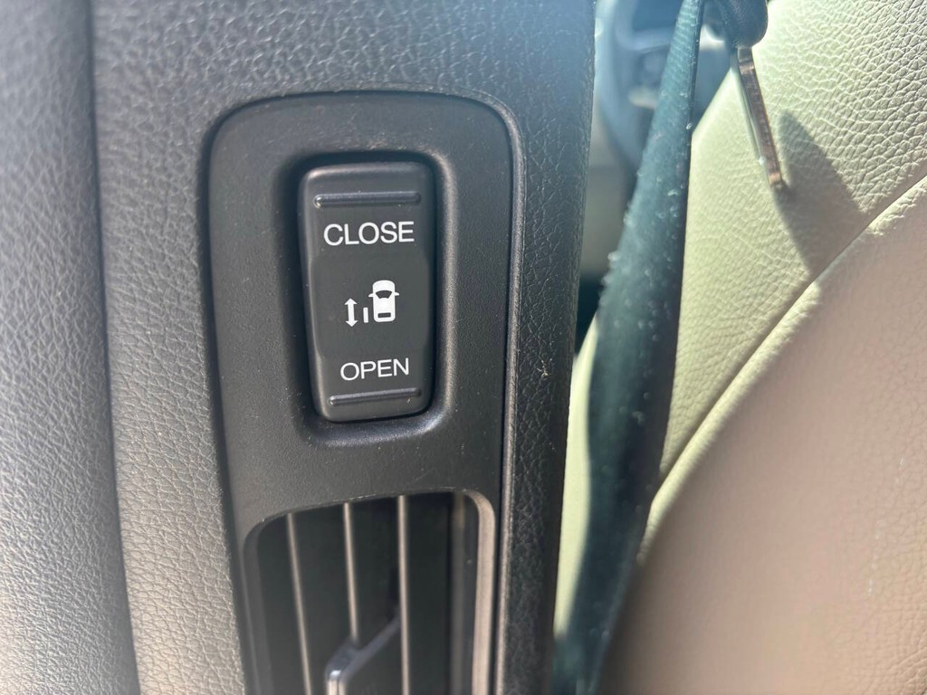 Honda Odyssey Vehicle Full-screen Gallery Image 15