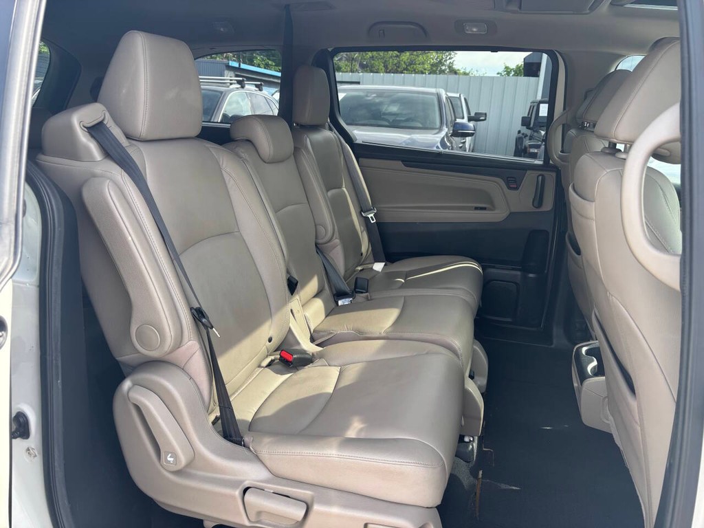 Honda Odyssey Vehicle Full-screen Gallery Image 16