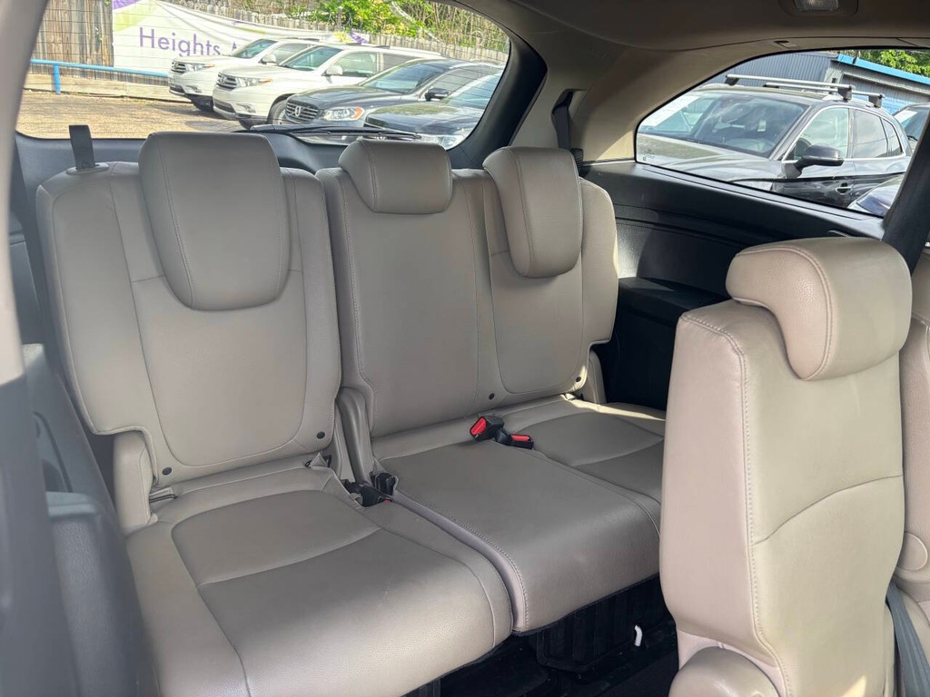 Honda Odyssey Vehicle Full-screen Gallery Image 18