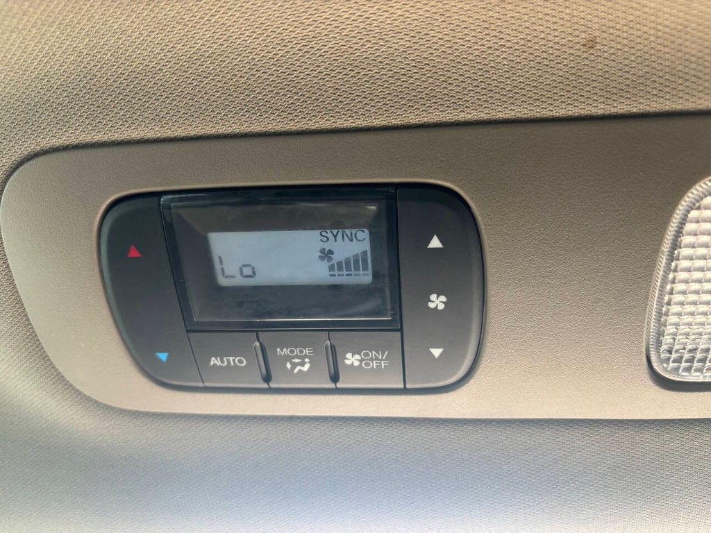 Honda Odyssey Vehicle Full-screen Gallery Image 22