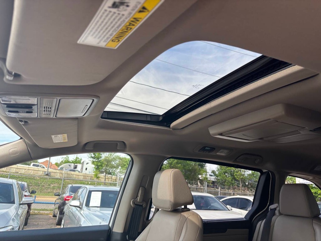 Honda Odyssey Vehicle Full-screen Gallery Image 33