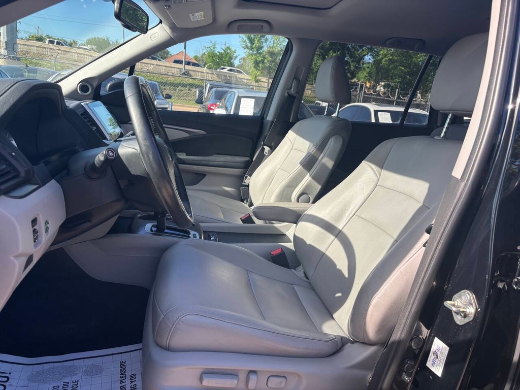 Honda Pilot Vehicle Full-screen Gallery Image 09