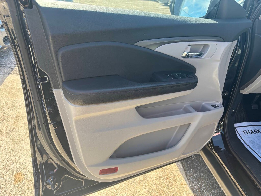 Honda Pilot Vehicle Full-screen Gallery Image 10