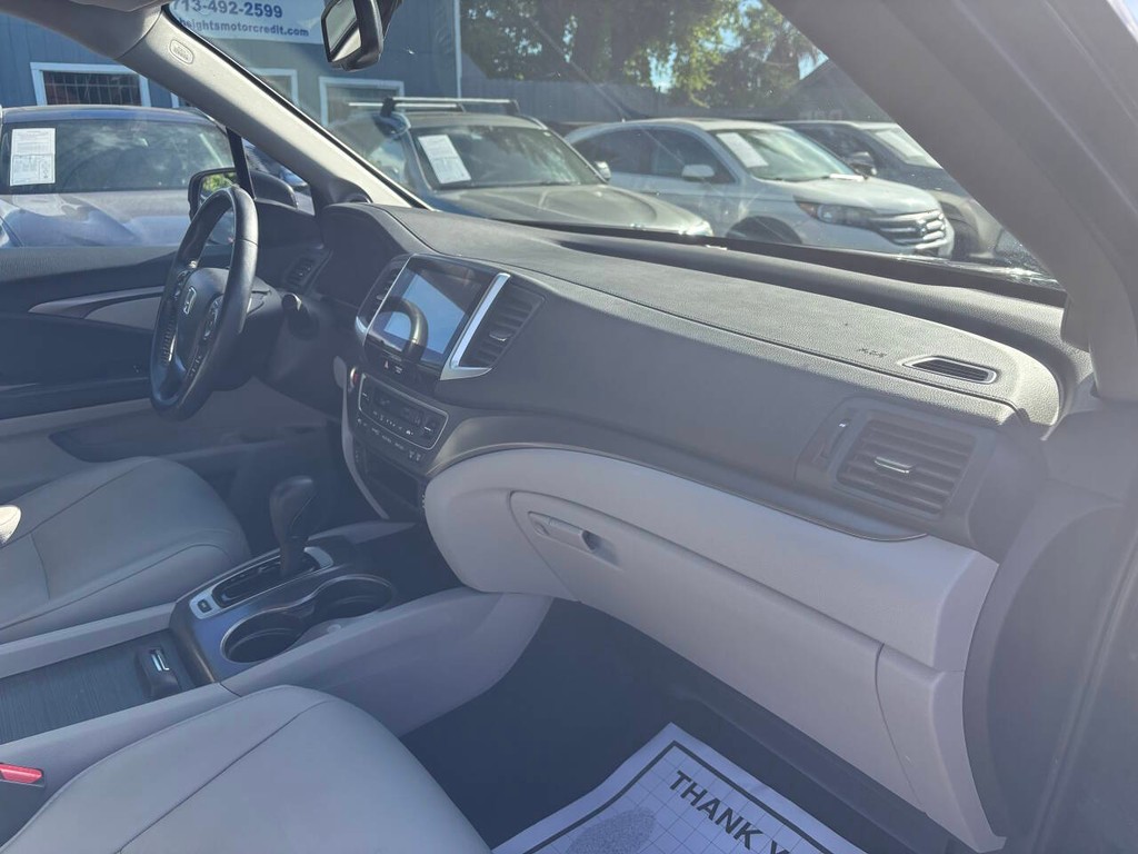 Honda Pilot Vehicle Full-screen Gallery Image 11