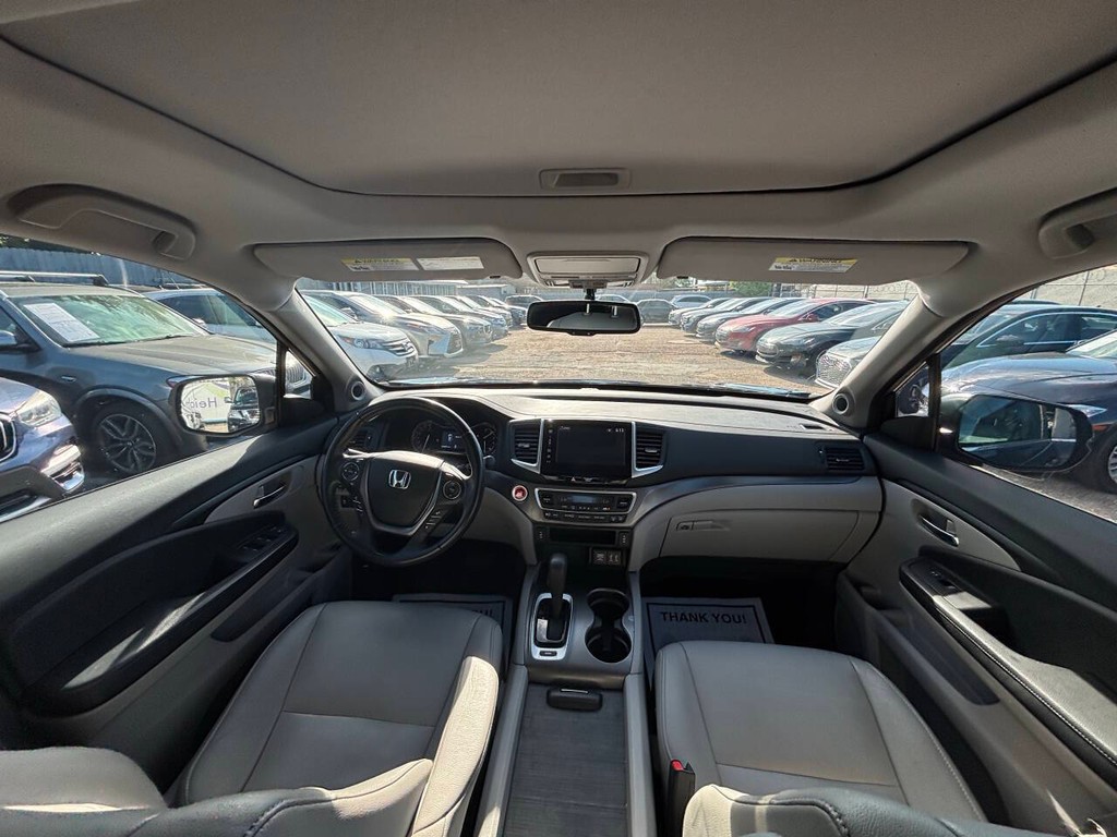 Honda Pilot Vehicle Full-screen Gallery Image 21
