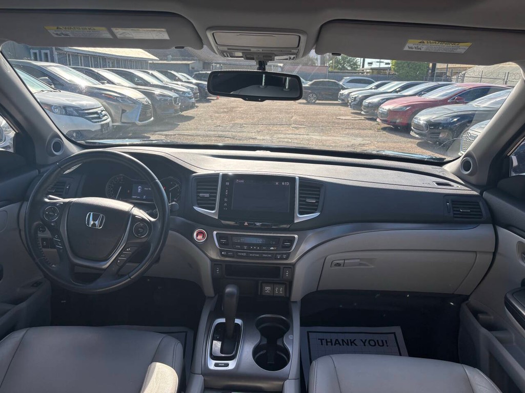 Honda Pilot Vehicle Full-screen Gallery Image 22