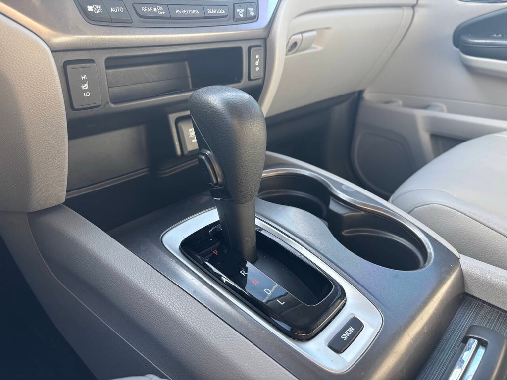 Honda Pilot Vehicle Full-screen Gallery Image 26