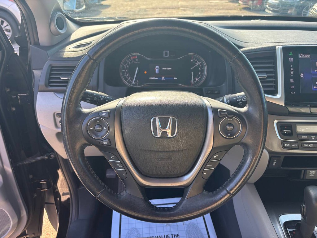 Honda Pilot Vehicle Full-screen Gallery Image 27