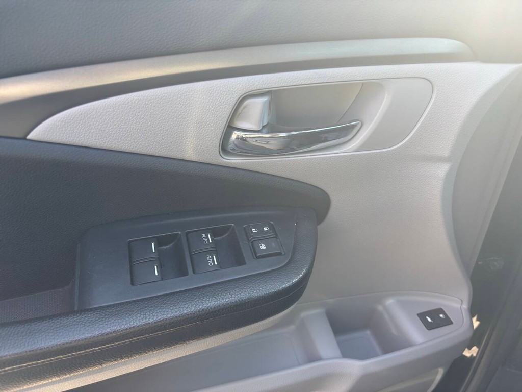 Honda Pilot Vehicle Full-screen Gallery Image 30