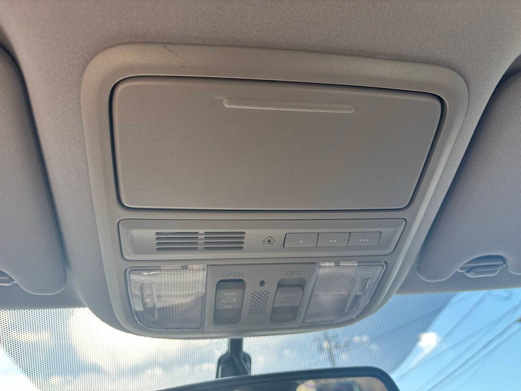 Honda Pilot Vehicle Full-screen Gallery Image 31