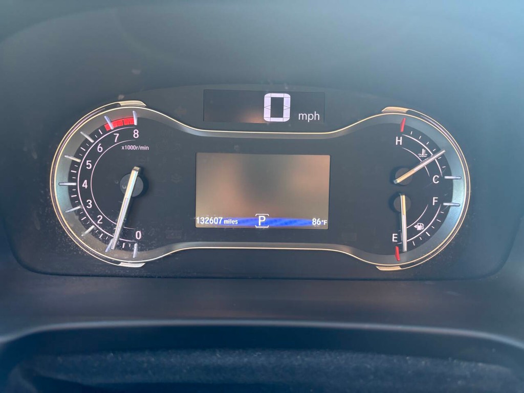 Honda Pilot Vehicle Full-screen Gallery Image 33