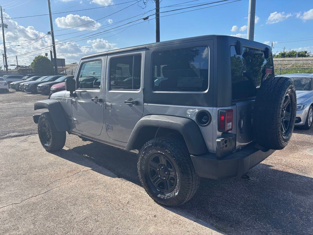 Jeep Wrangler Unlimited Vehicle Full-screen Gallery Image 04
