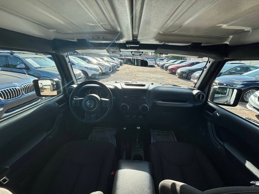 Jeep Wrangler Unlimited Vehicle Full-screen Gallery Image 17