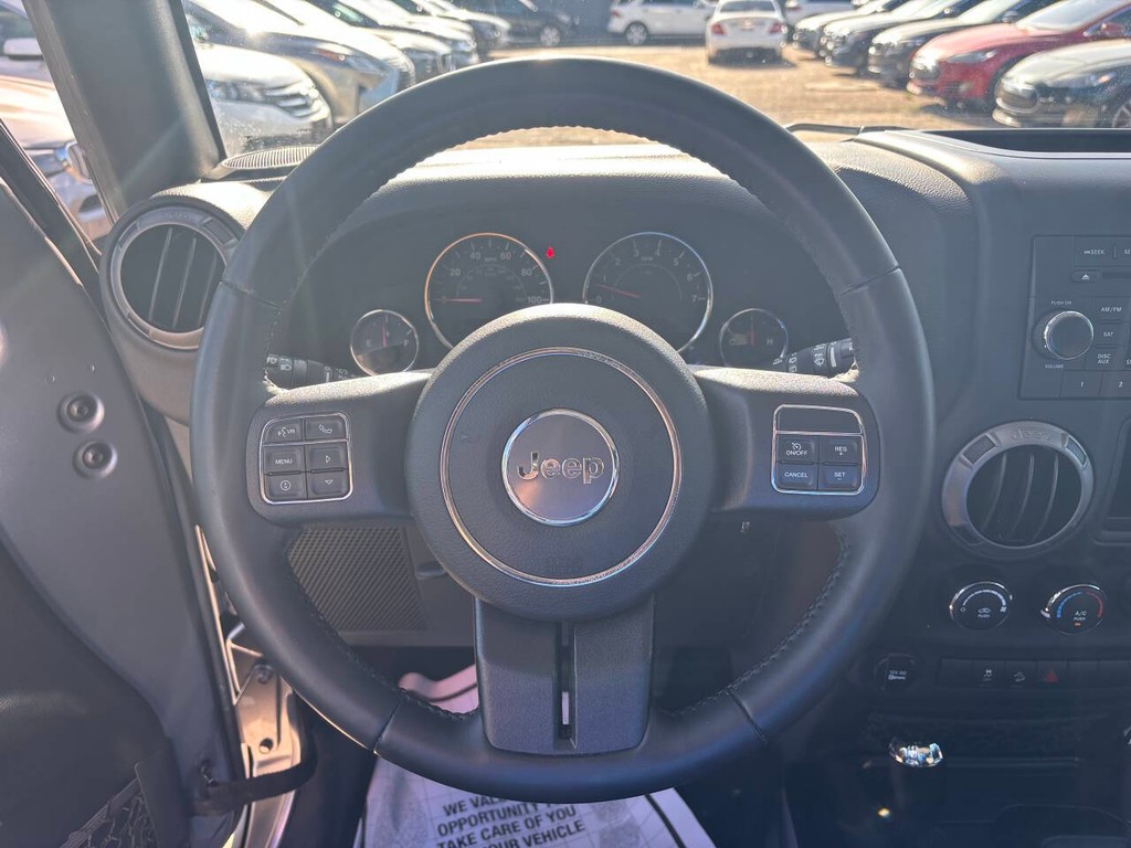 Jeep Wrangler Unlimited Vehicle Full-screen Gallery Image 21