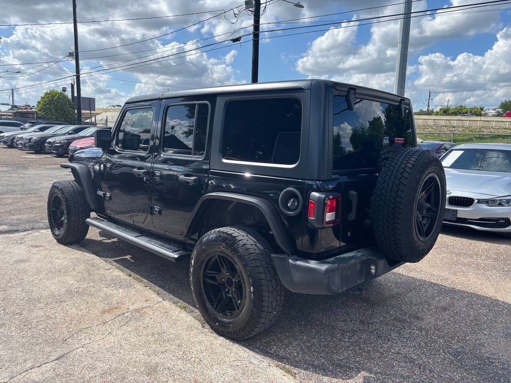 Jeep Wrangler Unlimited Vehicle Full-screen Gallery Image 05