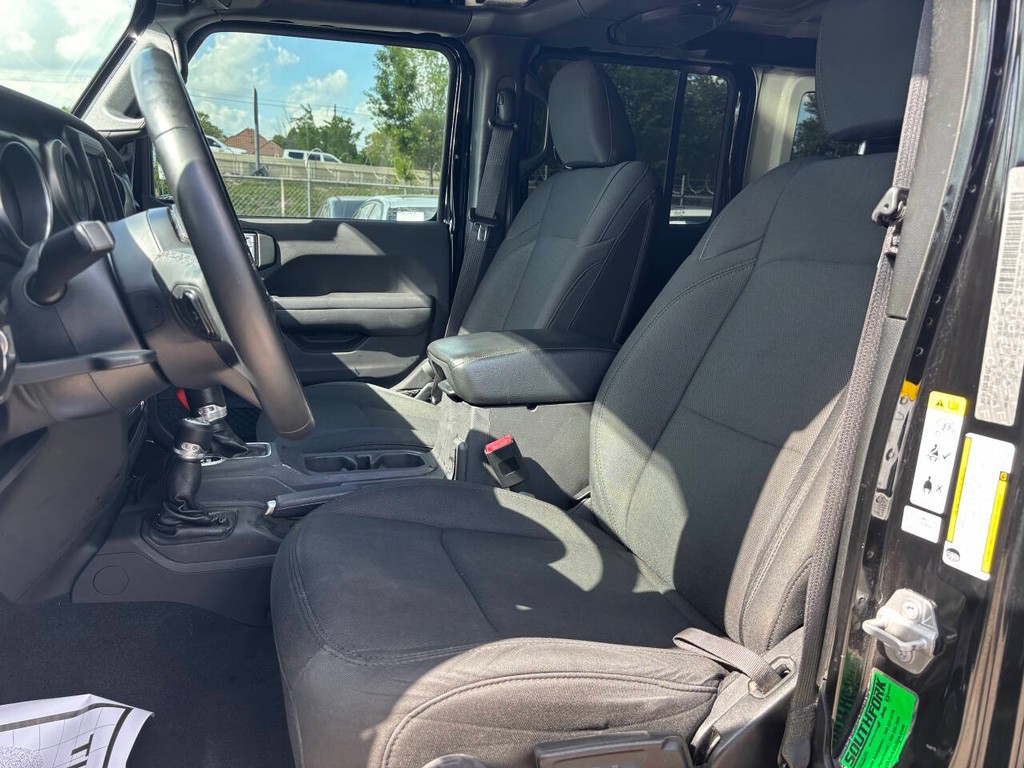 Jeep Wrangler Unlimited Vehicle Full-screen Gallery Image 09