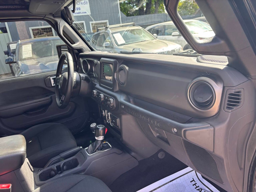 Jeep Wrangler Unlimited Vehicle Full-screen Gallery Image 11