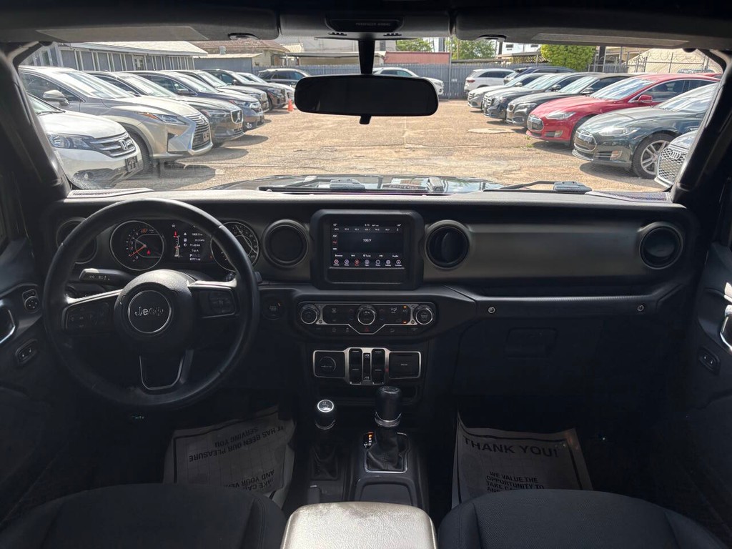 Jeep Wrangler Unlimited Vehicle Full-screen Gallery Image 20