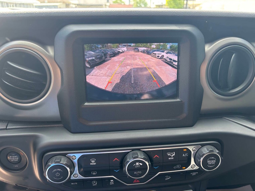 Jeep Wrangler Unlimited Vehicle Full-screen Gallery Image 22