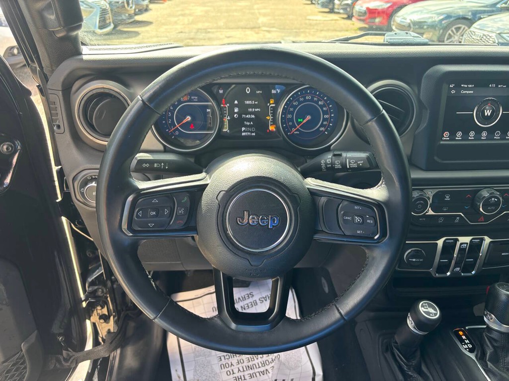 Jeep Wrangler Unlimited Vehicle Full-screen Gallery Image 25