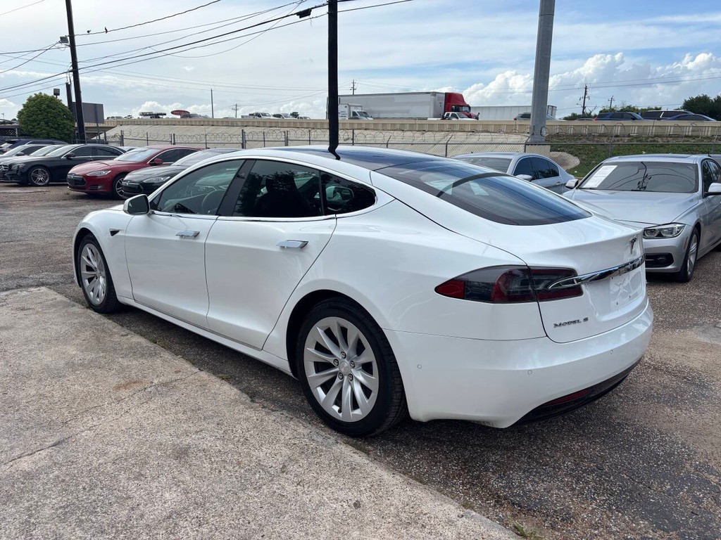Tesla Model S Vehicle Full-screen Gallery Image 05