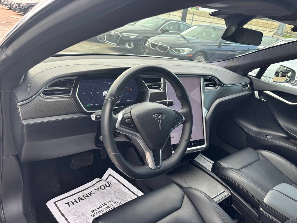 Tesla Model S Vehicle Full-screen Gallery Image 08