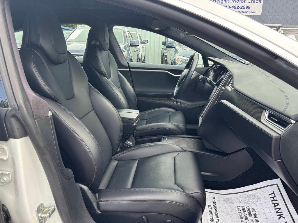 Tesla Model S Vehicle Full-screen Gallery Image 12