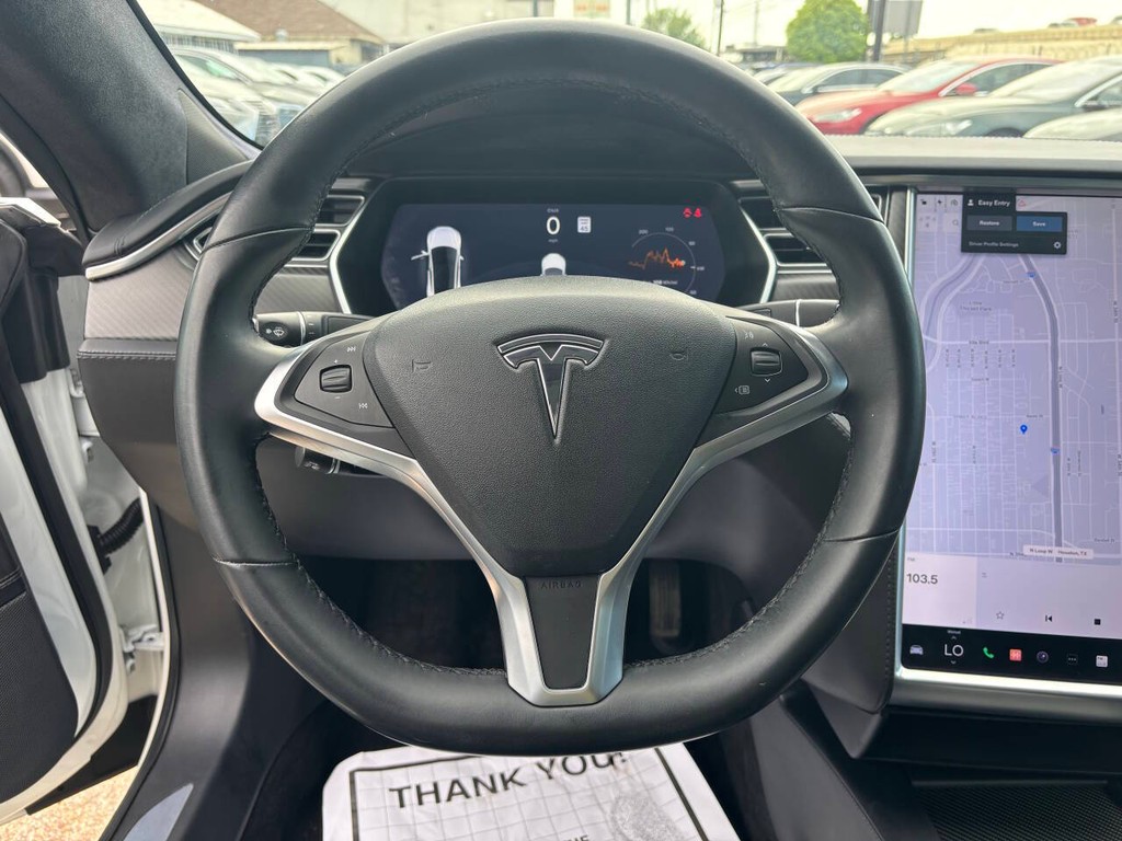 Tesla Model S Vehicle Full-screen Gallery Image 25