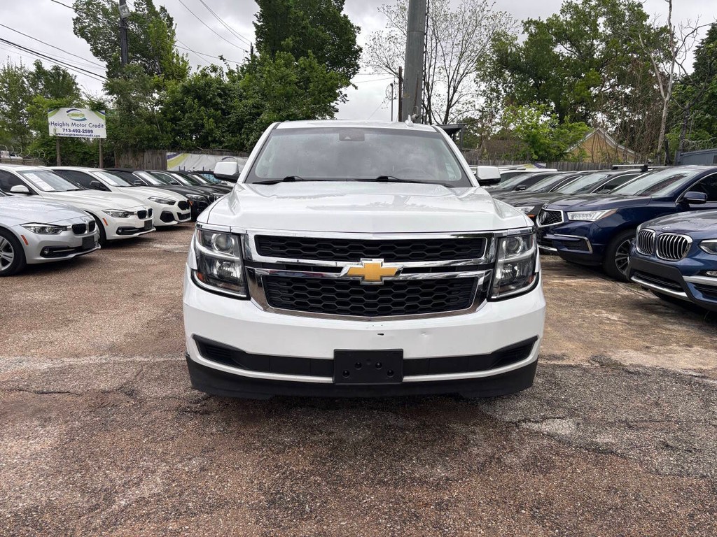 Chevrolet Suburban Vehicle Full-screen Gallery Image 02
