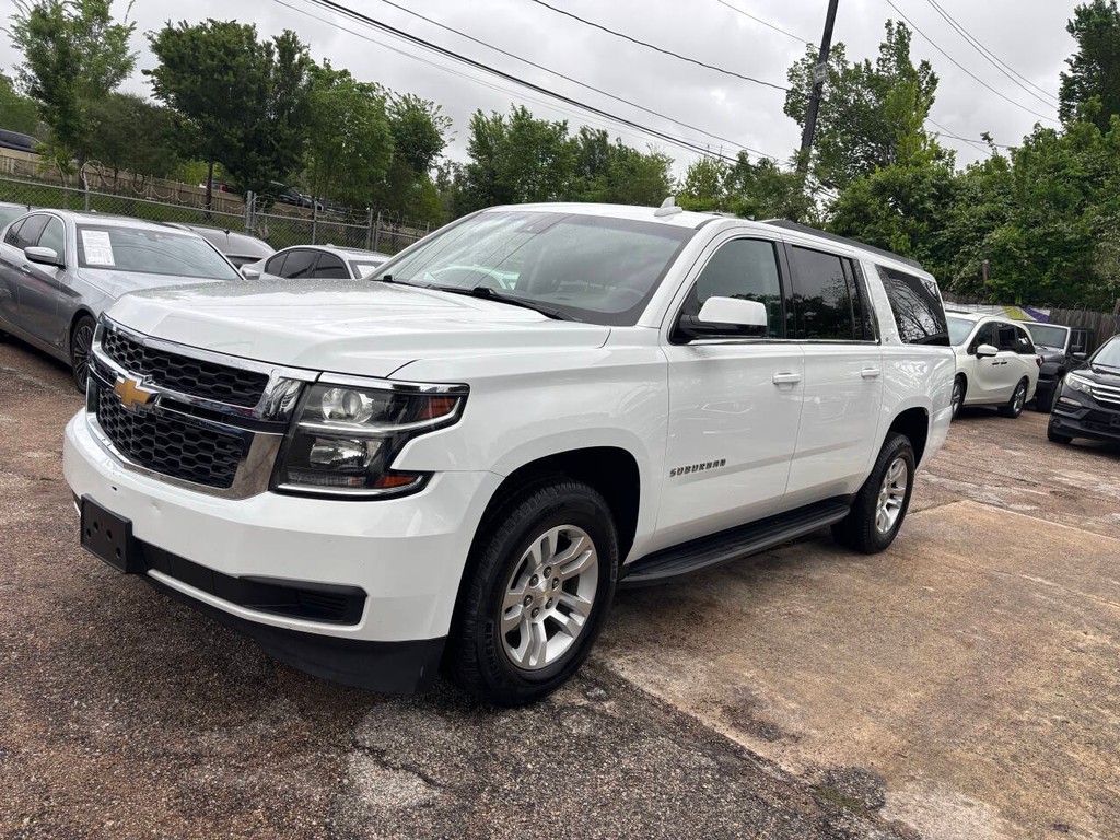 Chevrolet Suburban Vehicle Full-screen Gallery Image 03