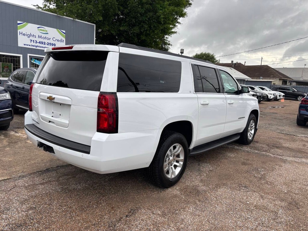 Chevrolet Suburban Vehicle Full-screen Gallery Image 06