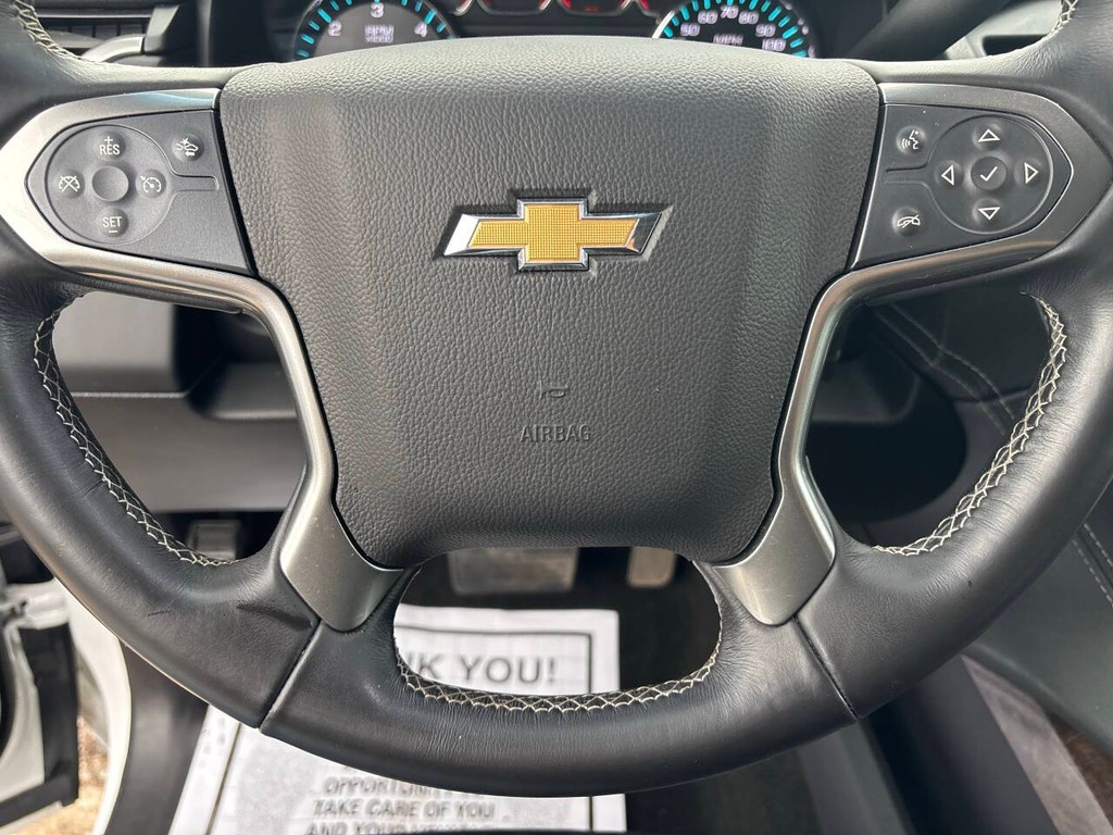 Chevrolet Suburban Vehicle Full-screen Gallery Image 25