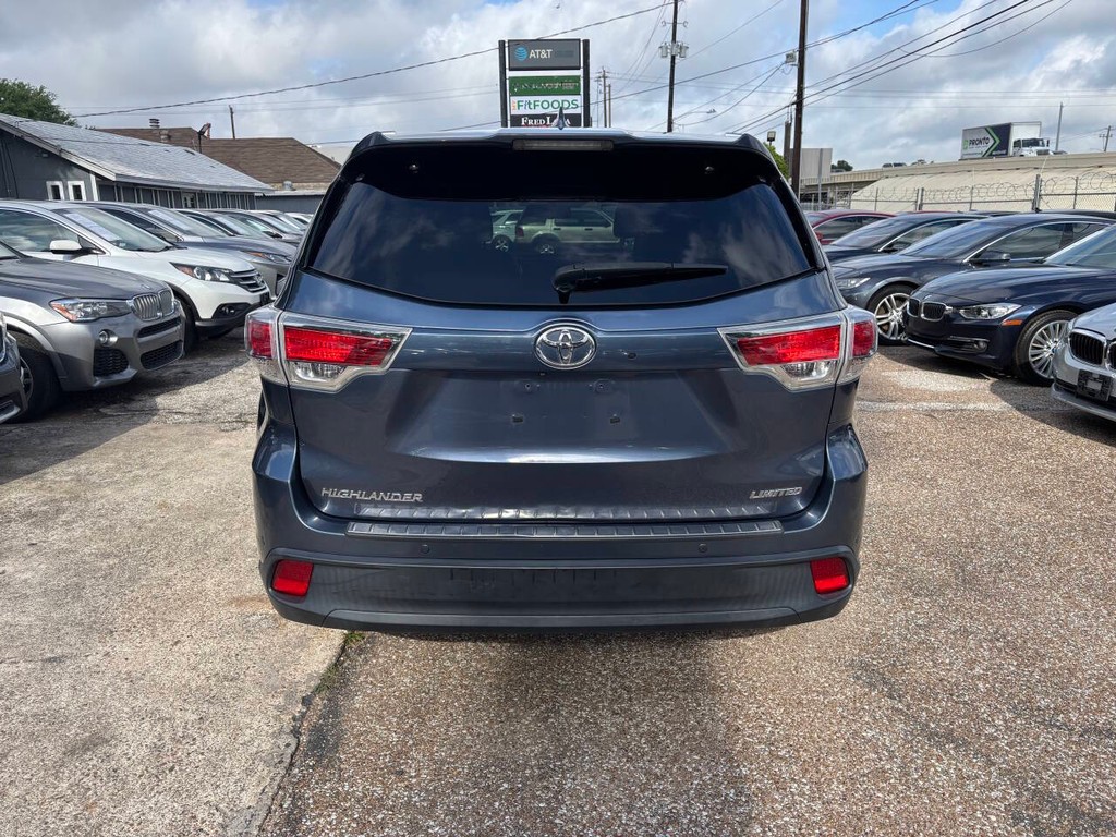 Toyota Highlander Vehicle Full-screen Gallery Image 06