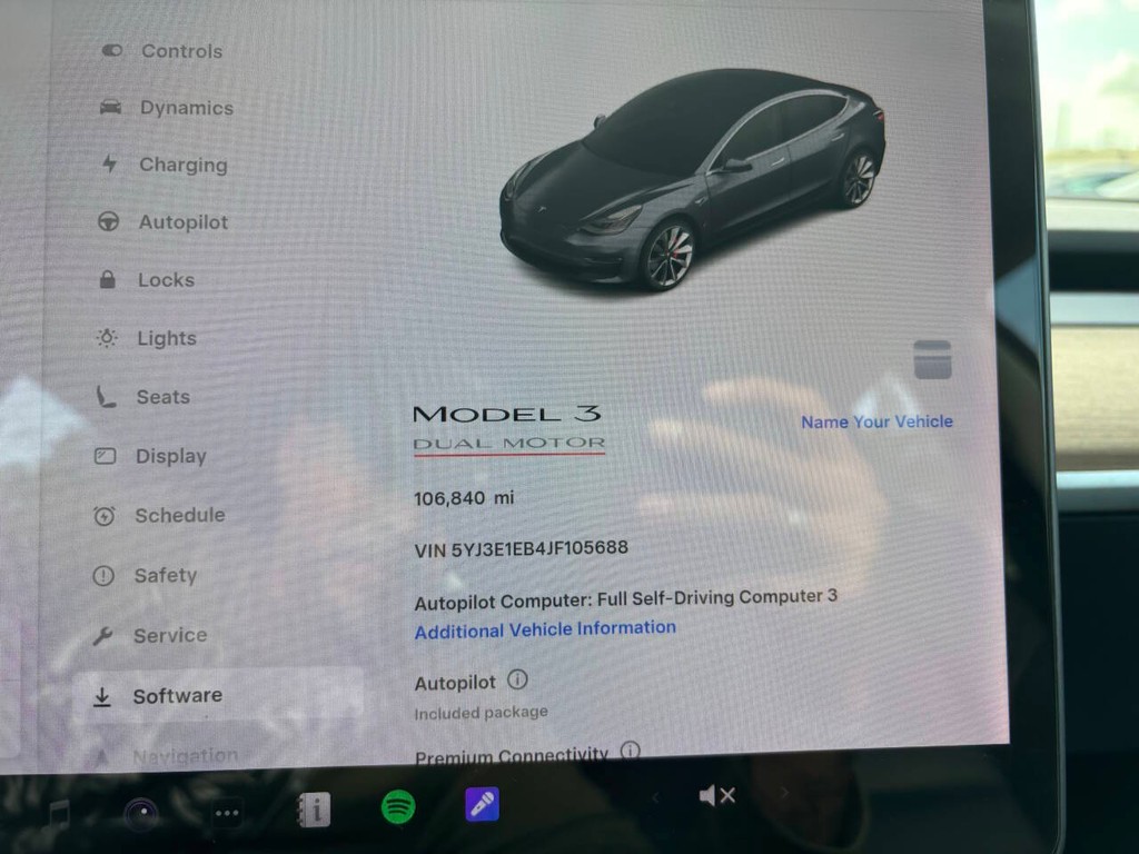 Tesla Model 3 Vehicle Full-screen Gallery Image 19