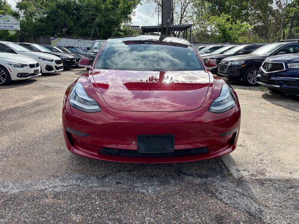 Tesla Model 3 Vehicle Full-screen Gallery Image 02
