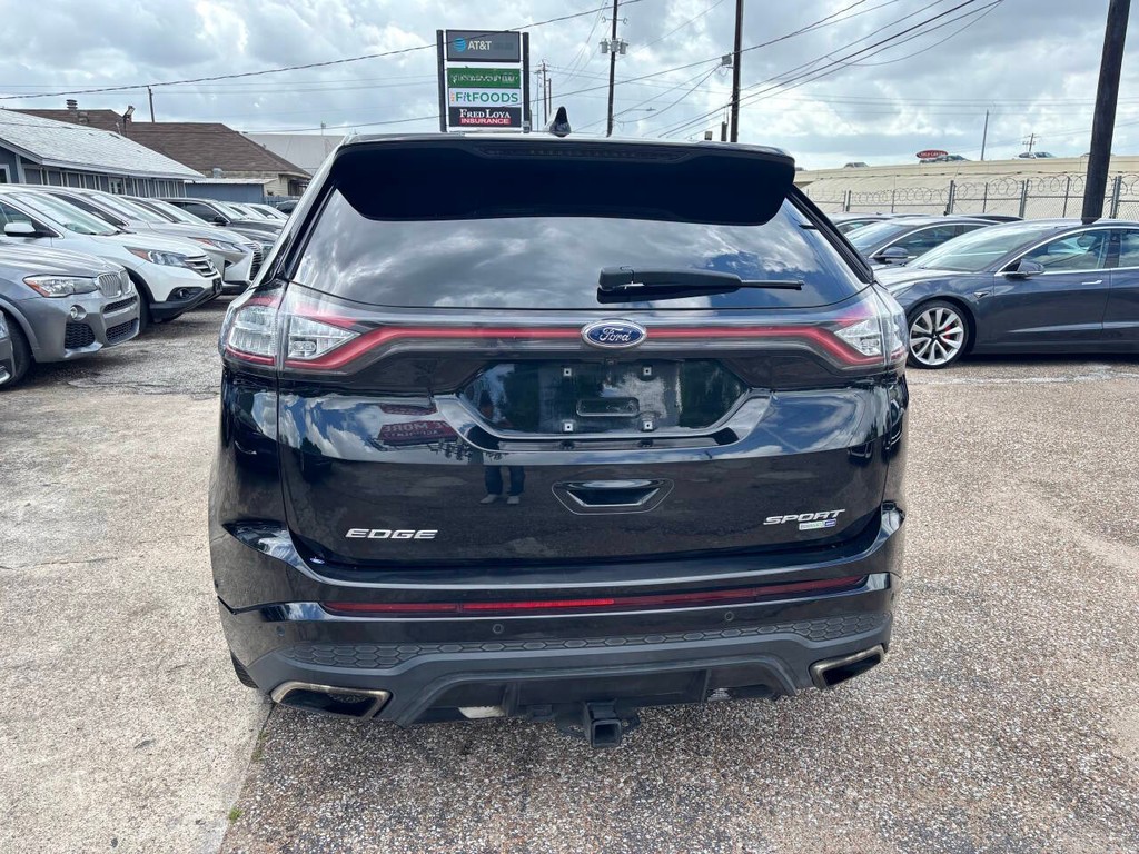Ford Edge Vehicle Full-screen Gallery Image 06
