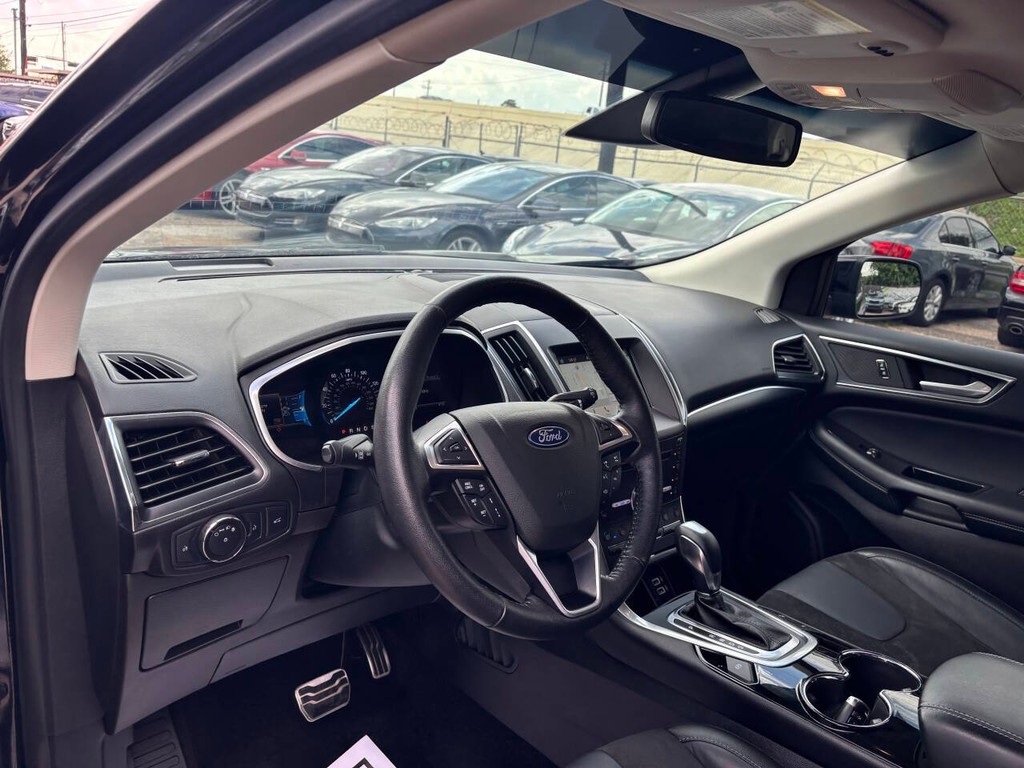Ford Edge Vehicle Full-screen Gallery Image 08