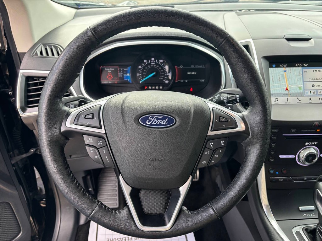Ford Edge Vehicle Full-screen Gallery Image 25