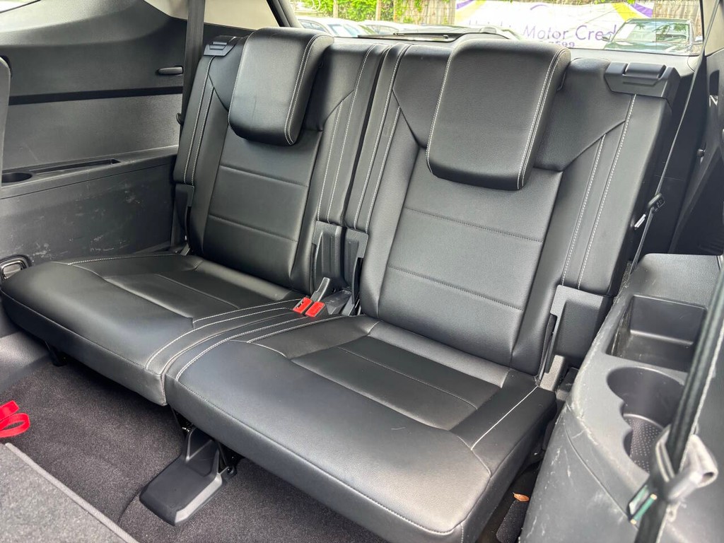 Volkswagen Atlas Vehicle Full-screen Gallery Image 18