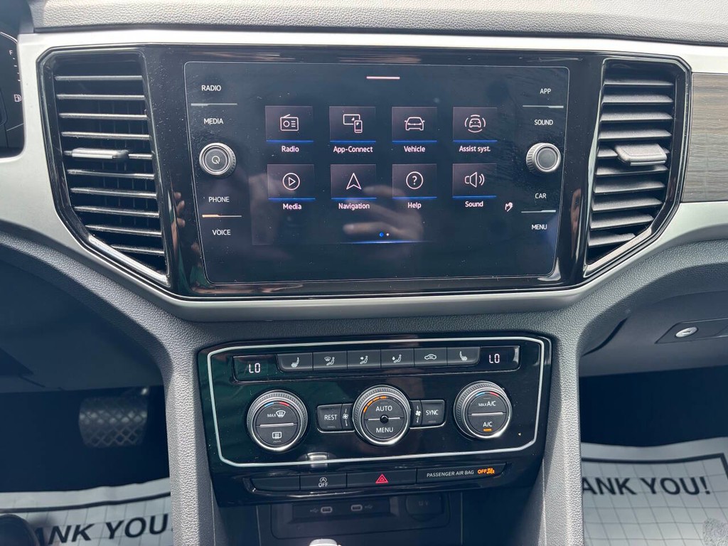 Volkswagen Atlas Vehicle Full-screen Gallery Image 23