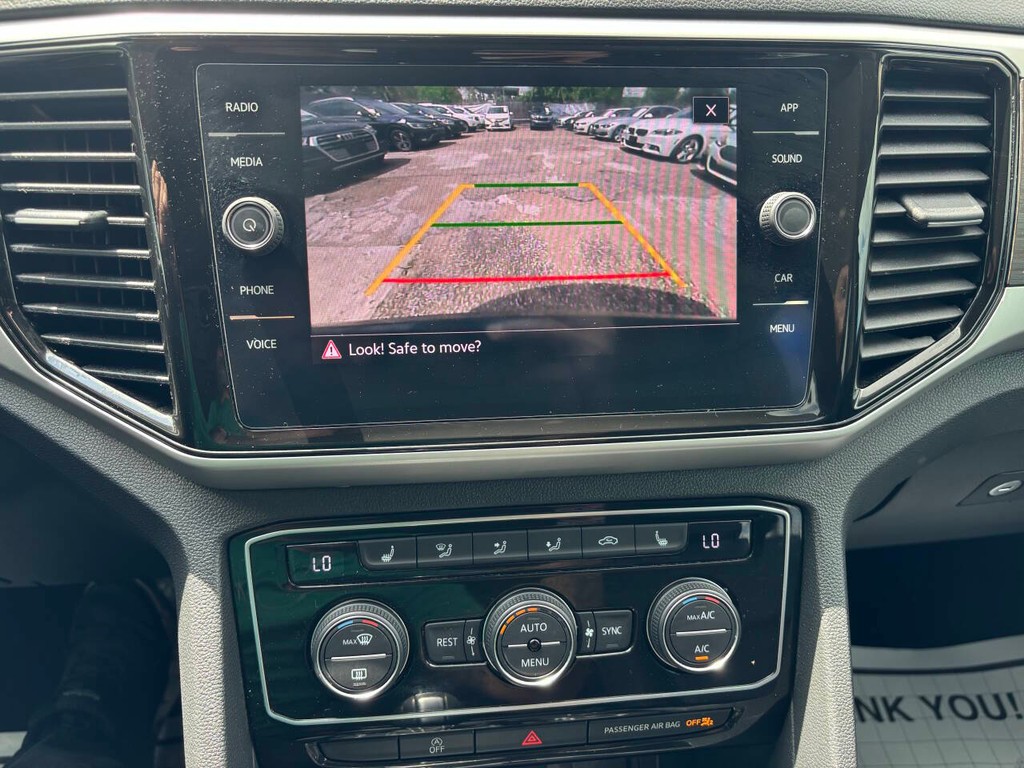 Volkswagen Atlas Vehicle Full-screen Gallery Image 24