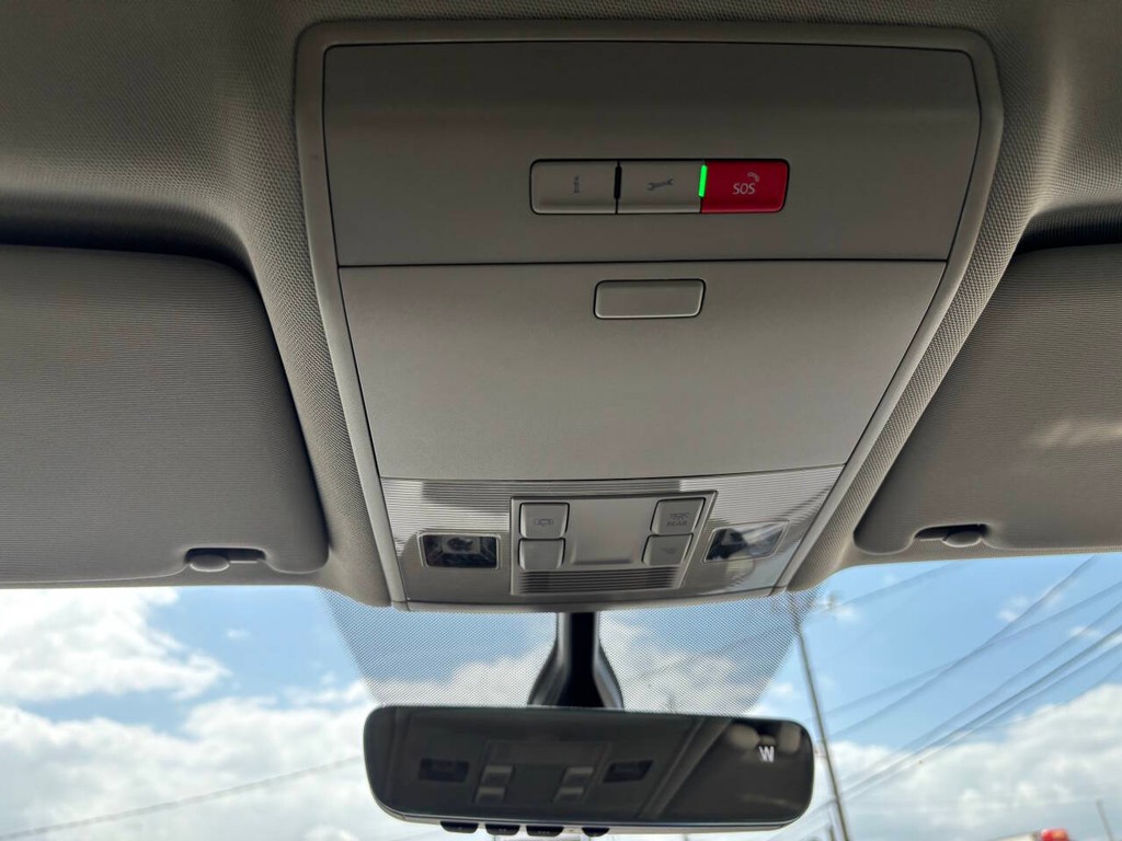 Volkswagen Atlas Vehicle Full-screen Gallery Image 31