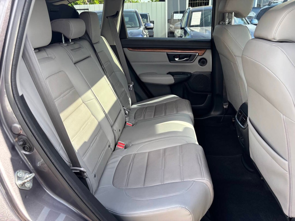 Honda CR-V Vehicle Full-screen Gallery Image 16