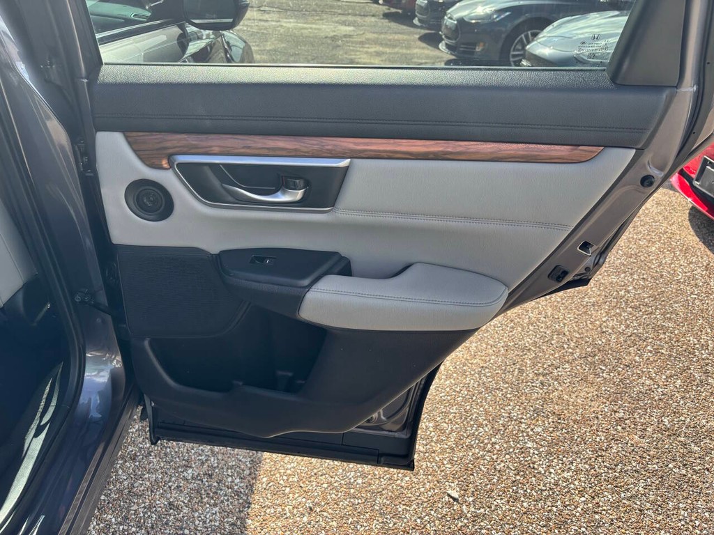 Honda CR-V Vehicle Full-screen Gallery Image 17