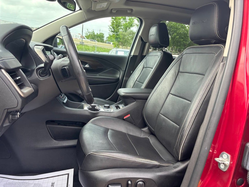 GMC Terrain Vehicle Full-screen Gallery Image 09