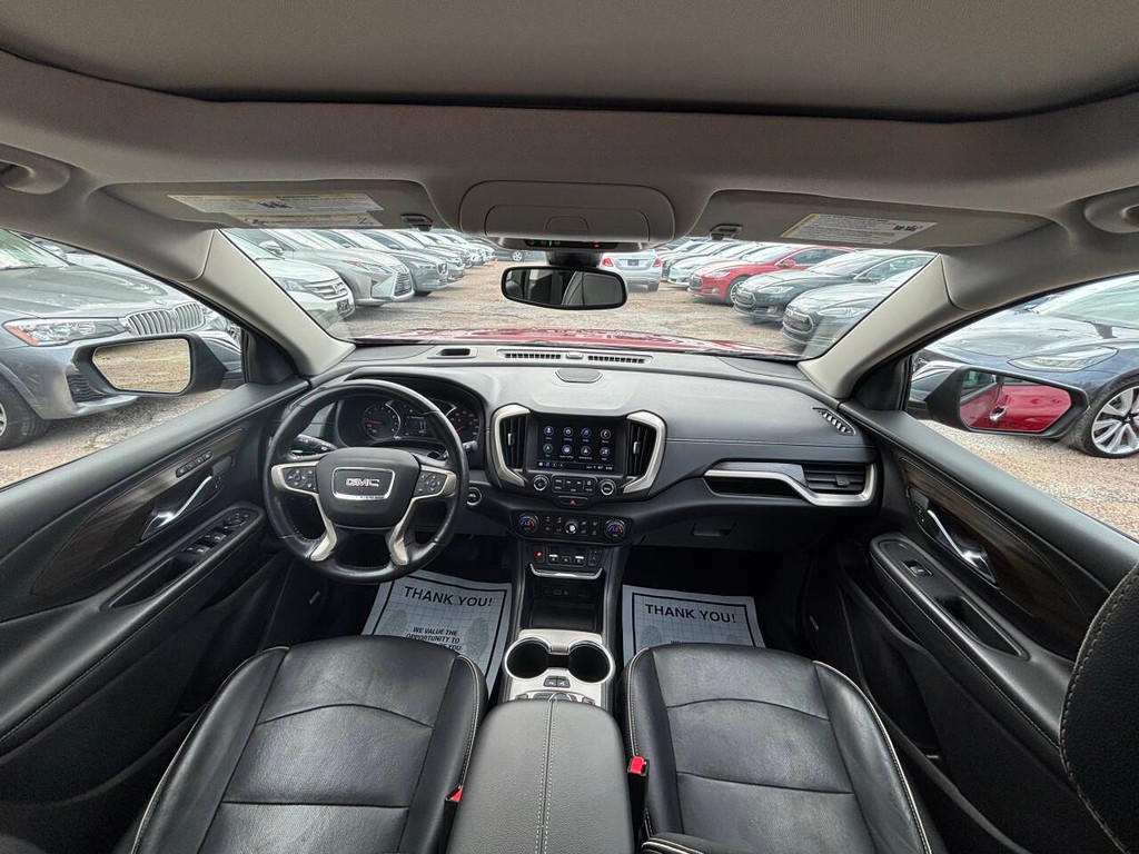 GMC Terrain Vehicle Full-screen Gallery Image 17