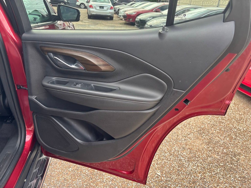 GMC Terrain Vehicle Full-screen Gallery Image 18