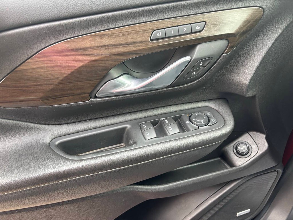 GMC Terrain Vehicle Full-screen Gallery Image 27